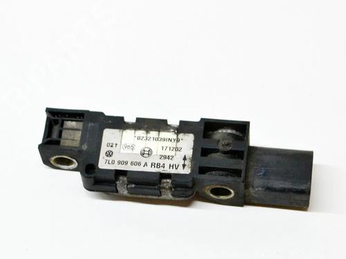 Used Electronic sensor VW PHAETON (3D1, 3D2, 3D3, 3D4, 3D6, 3D7, 3D8, 3D9) 5.0 V10 TDI 4motion (313 hp) 8145238