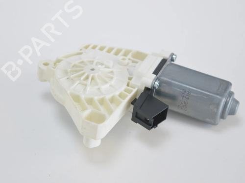 Used Right rear window motor MERCEDES-BENZ A-CLASS (W169) A 170 (169.032, 169.332) (116 hp) 30240160