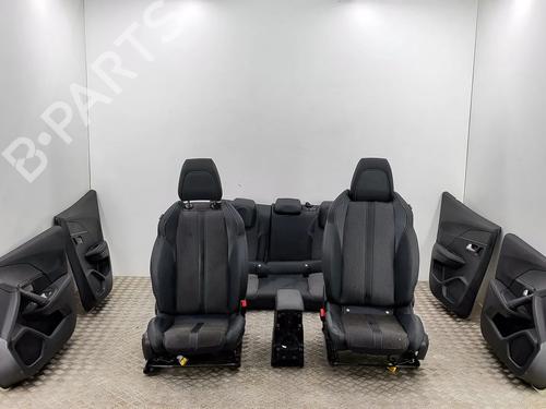 Sæde sæt Sæde sæt PEUGEOT 2008 II (UD_, US_, UY_, UJ_, UR_, UC_) e-2008 (UKZKXZ) (136 hp) 27777728 27777728