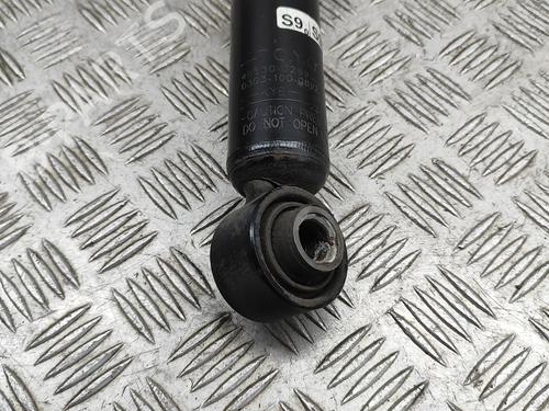 Right rear shock absorber TOYOTA COROLLA Estate (_E21_) 1.8 Hybrid (ZWE211) | BP29812538M19