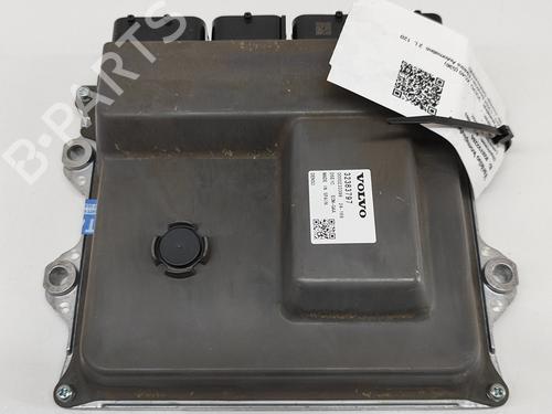 Used Engine control unit (ECU) VOLVO XC40 (536) B3 Mild-Hybrid (163 hp) 28555721