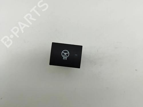 switch-nissan-leaf-ze1-2017-27797067 main image