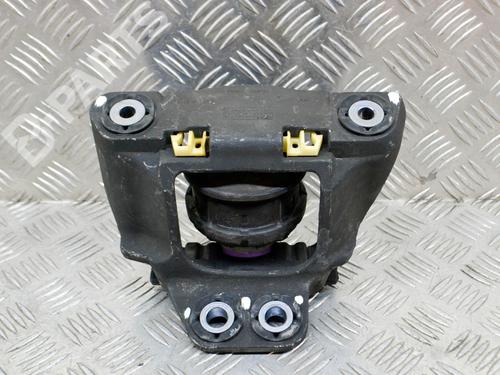 Used Engine mount BMW X5 (G05, F95) xDrive 40 i (340 hp) 8626111