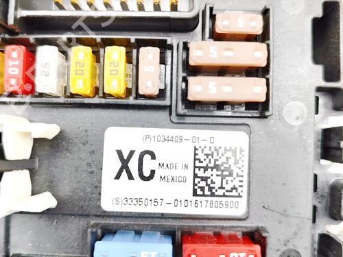 Fuse box TESLA MODEL X (5YJX) P90D AWD | BP36470669E1 - Image 8
