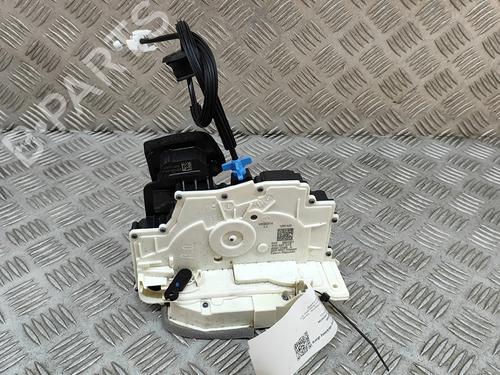front-right-lock-porsche-taycan-cross-turismo-y1b-2020-27770698 main image