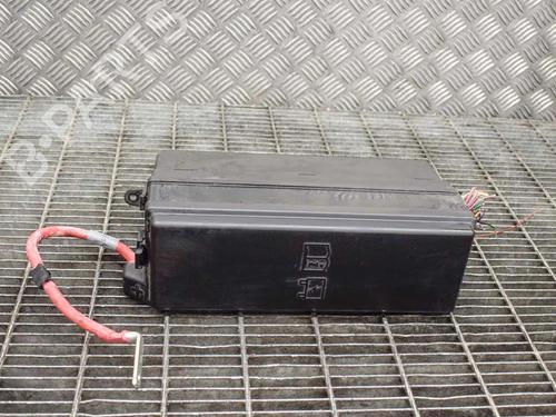 Used Fuse box Fuse box 6757362 6757362
