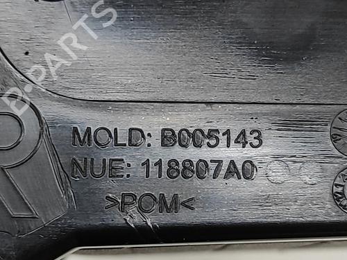 Middle console CITROËN C4 III (BA_, BB_, BC_) 1.2 PureTech 130 (BAHNSA, BAHNSB) | BP28557868I22