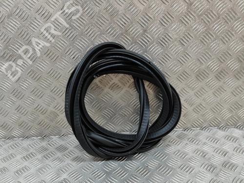 Used Rubber door seal VOLVO XC40 (536) Recharge AWD (408 hp) 28552511