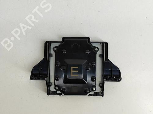 antennabase-toyota-corolla-estate-_e21_-2019-27774600 main image