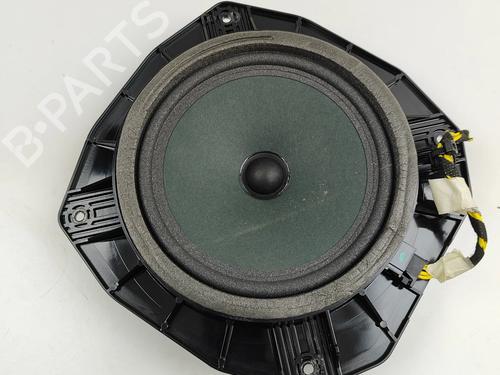 speaker-mercedes-benz-slc-r172-2016-26581799 main image
