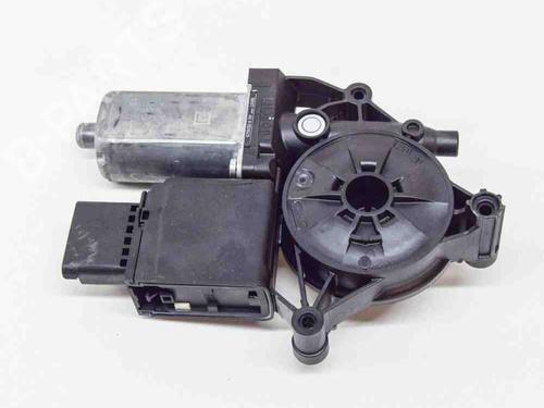 Left rear window motor OPEL CROSSLAND X / CROSSLAND (P17, P2QO) 1.2 (75) | BP27749237E23