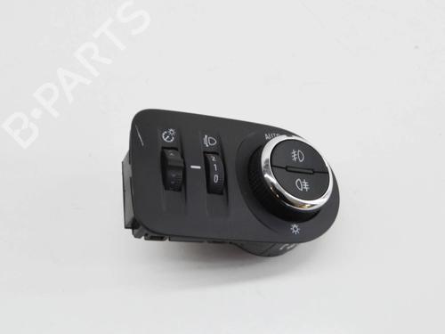 switch-opel-astra-k-b16-14-turbo-68-39050756-2015-2016-2017-2018-2019-2020-2021-2022-15481335 main image