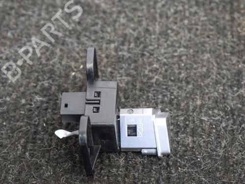 Switch TESLA MODEL S (5YJS) 75D AWD | BP20233085I30 