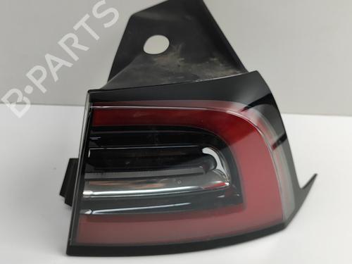 Used Right taillight TESLA MODEL Y (5YJY) EV Performance All-wheel Drive (534 hp) 27789797