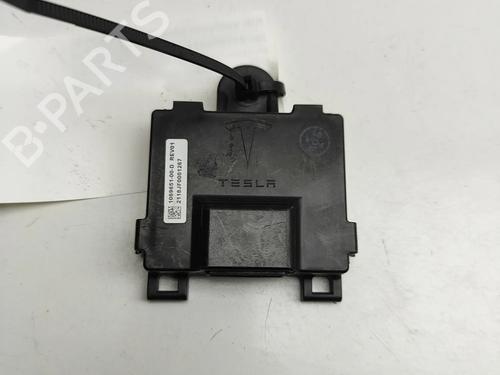 front-left-exterior-door-handle-tesla-model-s-5yjs-2012-33377341 main image