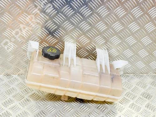 expansion-tank-tesla-model-s-5yjs-75d-awd-103612400o-2012-7799649 main image