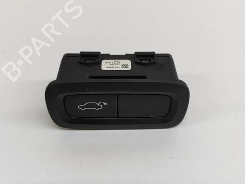 switch-volvo-xc90-ii-256-2014-24975317 main image