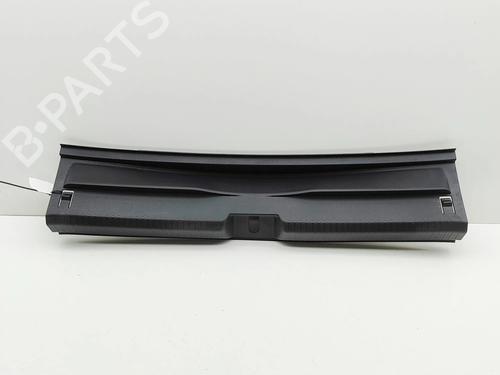 Pynteleist til bakluke VW GOLF VIII (CD1, DA1) 2.0 TDI GTD (200 hp) 31715601