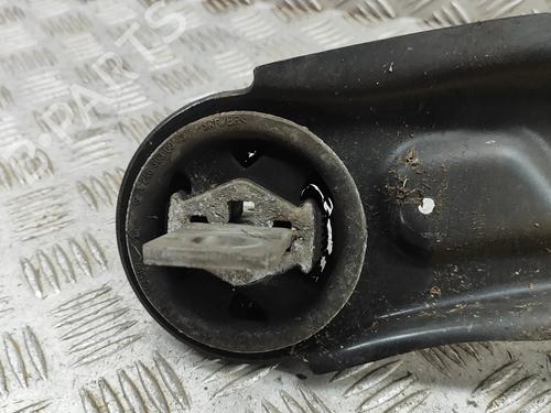 Right rear suspension arm INFINITI Q30 1.6 | BP28563271M15