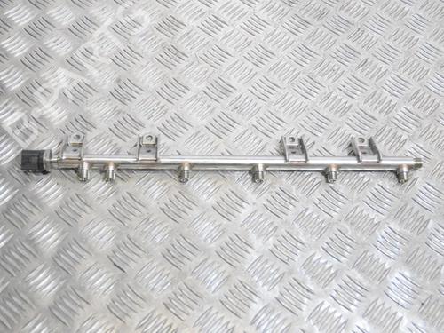 Used Injection rail Injection rail BMW 5 (F10) 535 i (306 hp) 6732233 6732233