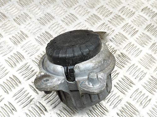 Used Engine mount MERCEDES-BENZ S-CLASS (W222, V222, X222) S 300 BlueTEC Hybrid / h (222.004, 222.104) (204 hp) 17015279