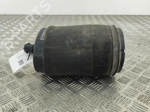 right-rear-shock-absorber-land-rover-discovery-v-l462-30-d-4x4-lr081576-2016-16018402 main image