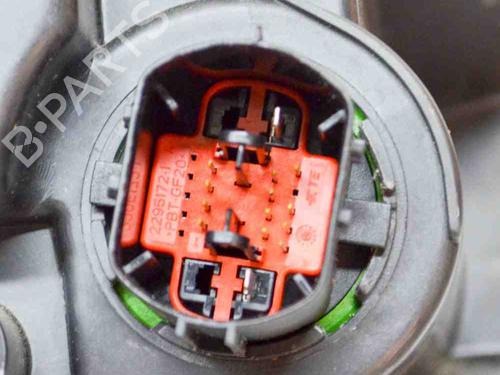 Left headlight LAND ROVER RANGE ROVER VELAR (L560) 2.0 P300 Si4 4x4 | BP29485927C28 