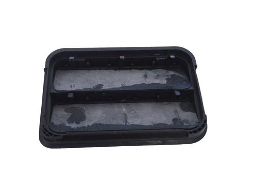 Used Grille Grille CITROËN C4 III (BA_, BB_, BC_) ë-C4 (BCZKXC, BZCKSC) (136 hp) 33359885 33359885