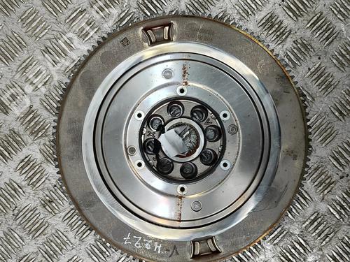 Used Flywheel BMW 5 (G30, F90) 530 e Plug-in-Hybrid xDrive (252 hp) 17374679