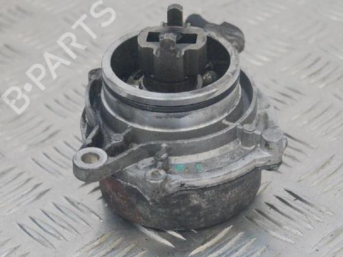 Used Vacuum pump BMW 3 Touring (E91) 330 d (231 hp) 6734285