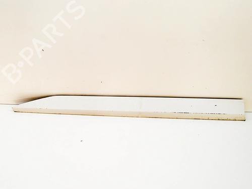 Dørliste Dørliste SKODA SUPERB III Estate (3V5) 2.0 TDI (150 hp) 28045749 28045749