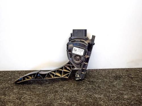 Pedal Pedal VOLVO XC60 I SUV (156) D5 AWD (215 hp) 6740422 6740422