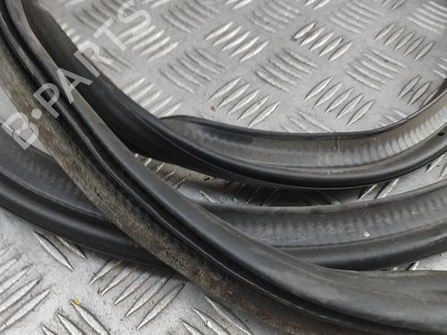 Rubber door seal VW TOUAREG (7P5, 7P6) 3.0 V6 TDI | BP28955636C142 