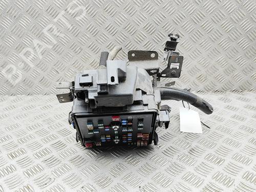 Used Fuse box Fuse box 37642472 37642472