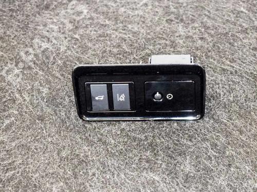 Used Switch Switch JAGUAR F-PACE (X761) 3.0 SDV6 AWD (300 hp) 7800886 7800886
