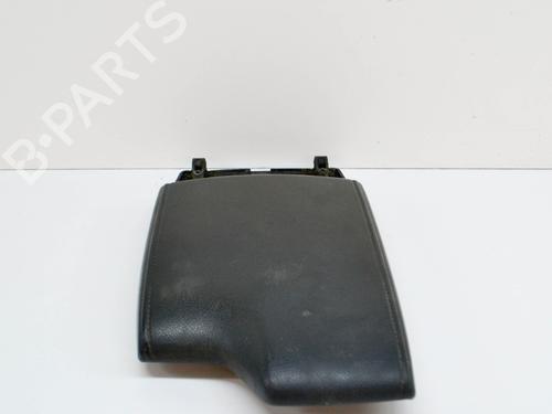 Armrest / Center console TOYOTA HILUX VIII Pickup (_N1_) 2.4 D 4WD (GUN125_, GUN125R) | BP10073422I20 