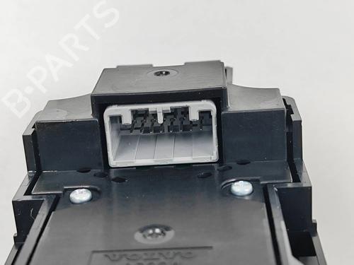 Switch VOLVO XC60 II (246) T6 Plug-In Hybrid AWD | BP27792340I30 