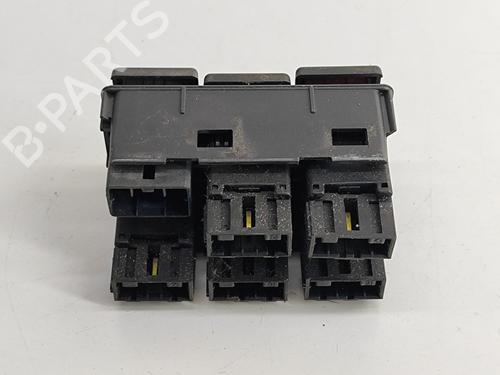 Switch LAND ROVER DISCOVERY II (L318) 4.0 V8 4x4 | BP24580774I30