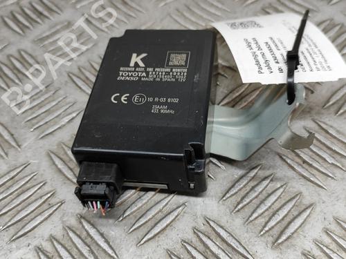 Used Electronic module TOYOTA YARIS (_P13_) 1.3 (NSP130_, NSP130) (95 hp) 26022673