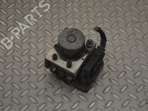 Used ABS pump ABS pump TESLA MODEL S (5YJS) 75D AWD (525 hp) 30529778 30529778