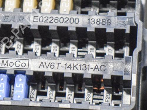 Fuse box VOLVO V40 Hatchback (525) D2 | BP6764334E1 