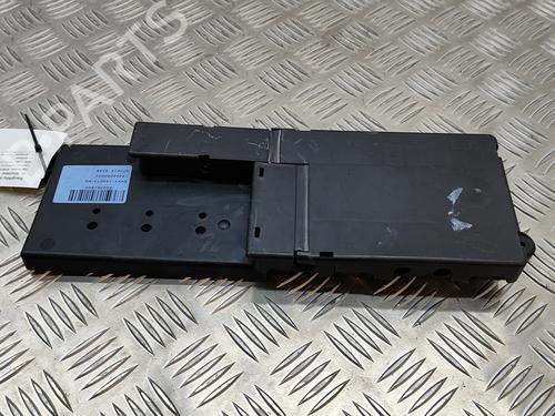 Used Fuse box JAGUAR XJ (X351) 3.0 SCV6 (340 hp) 19501378