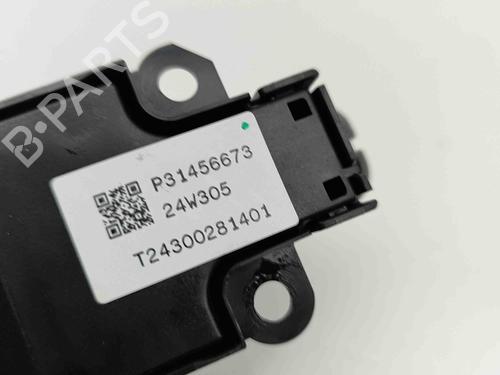 Switch VOLVO XC40 (536) B4 Mild-Hybrid | BP28433759I30