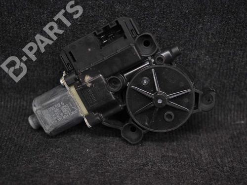 Rudehejsemotor bagstkærm højre VW POLO V (6R1, 6C1) 1.4 (6R1) (85 hp) 6718935