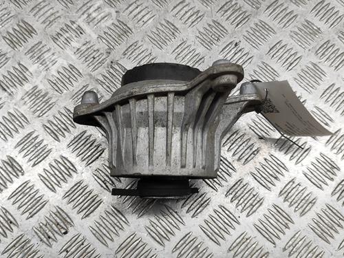 Used Engine mount MERCEDES-BENZ C-CLASS (W205) C 350 e (205.047) (279 hp) 30154981