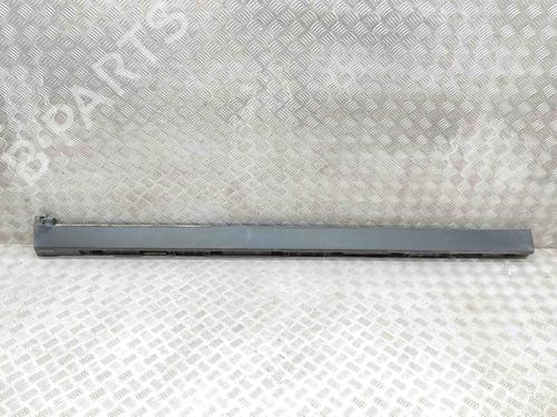 Used Right sideskirt LAND ROVER RANGE ROVER VELAR (L560) 2.0 D180 TD4 4x4 (180 hp) 18036809