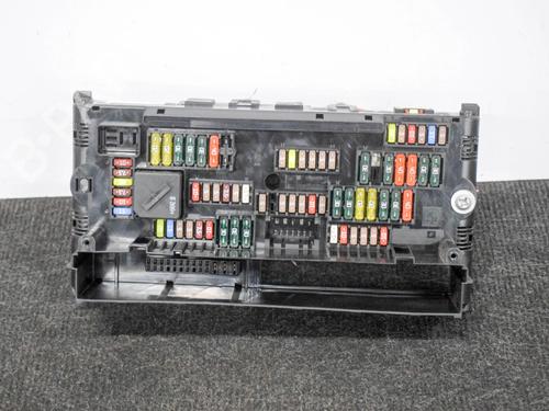 Used Fuse box Fuse box 6758369 6758369