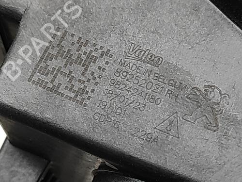 Right daytime light PEUGEOT 2008 II (UD_, US_, UY_, UJ_, UR_, UC_) e-2008 (UKZKXZ) | BP30131318C103 