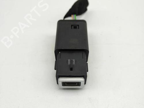 Used Electronic module Electronic module PEUGEOT 5008 III (KA_, KB_, KC_) e-210 (213 hp) 38961712 38961712