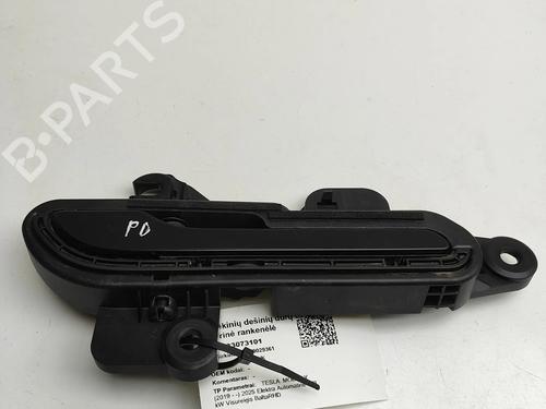 Used Front right exterior door handle TESLA MODEL Y (5YJY) Long Range All-wheel Drive (514 hp) 30856839